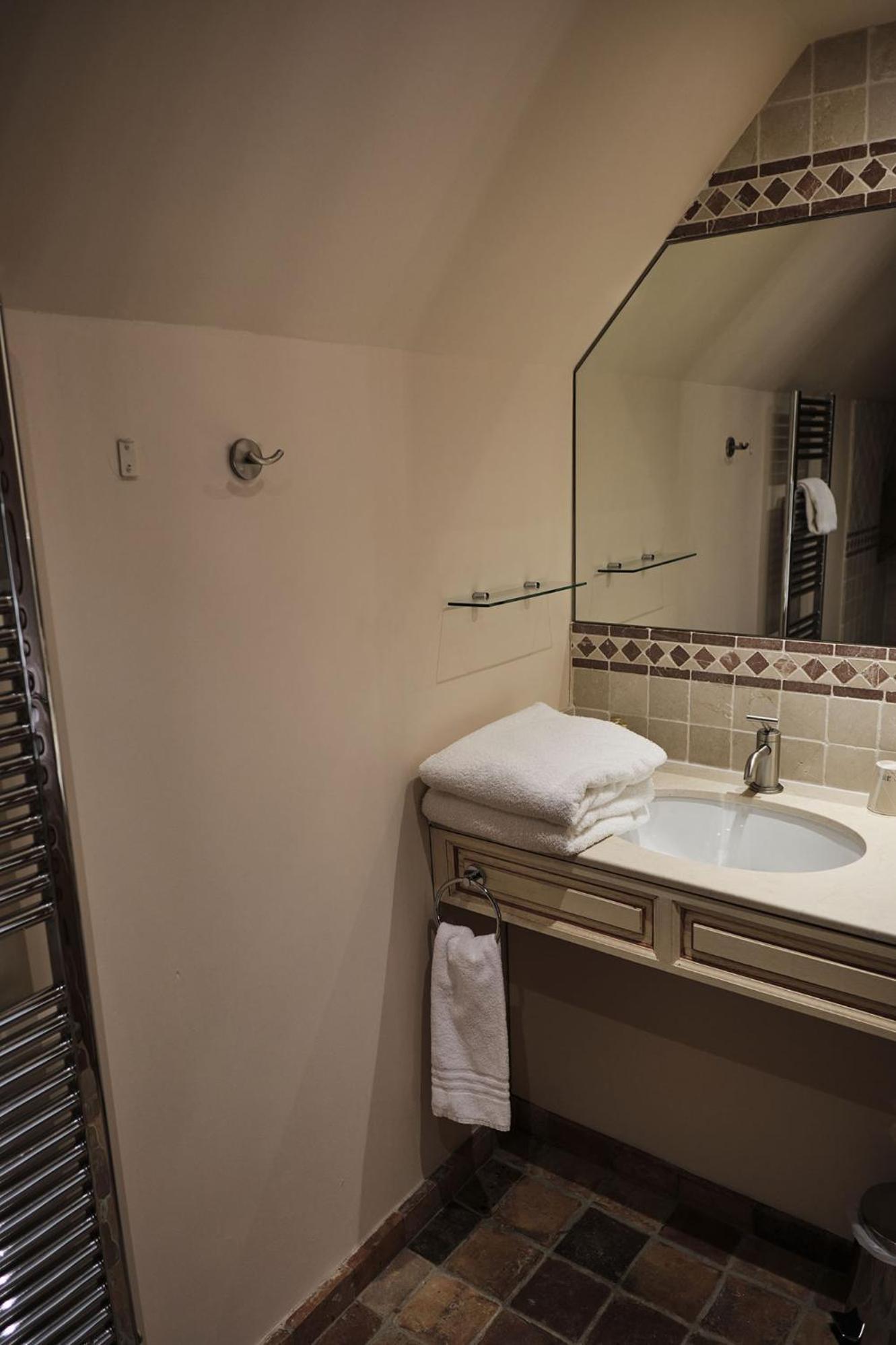 Hostellerie De La Tour D'Auxois Saulieu Εξωτερικό φωτογραφία